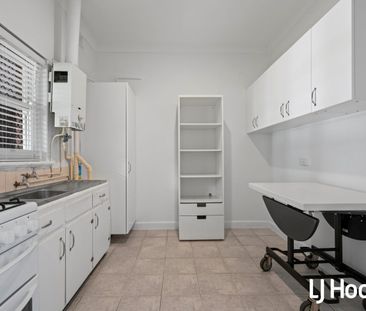 City living at your doorstep - Photo 2