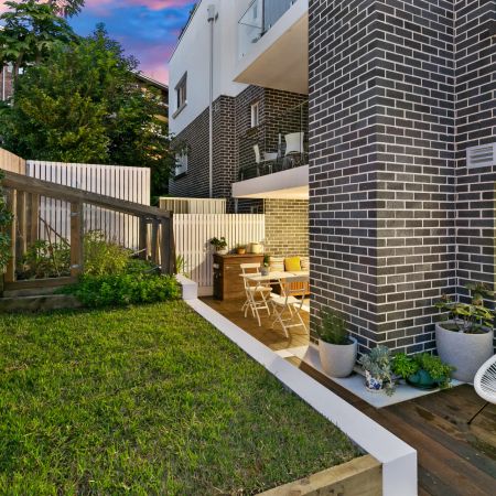 Modern Boutique Apartment - Photo 4