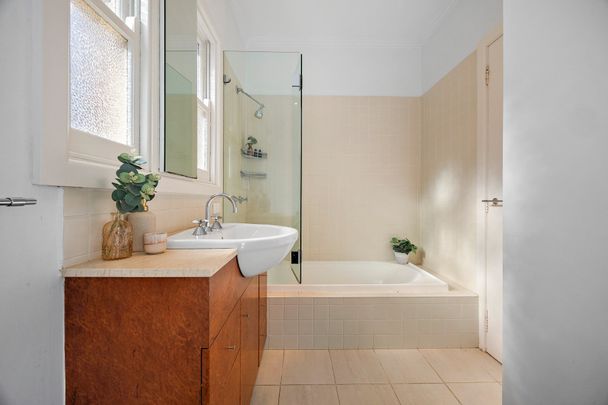 Character, Comfort and Lifestyle in Prime Glen Iris Location - Photo 1