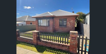 FAMILY HOME IN GREAT LOCATION - Photo 4