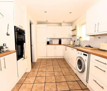 3 bedroom House To Let - Photo 2