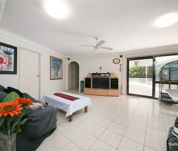 SPACIOUS FAMILY HOME FOR EVERYONE - Photo 1