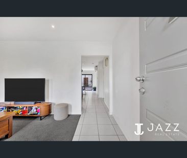 2/6-8 Friar Park Place, Point Cook, Vic 3030 - Photo 6