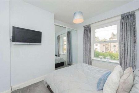 Grove Terrace, Birkenshaw, Bradford, West Yorkshire, BD11 - Photo 4