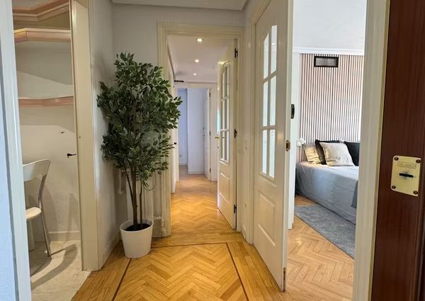 Calle de Tribaldos, Madrid, Community of Madrid 28043