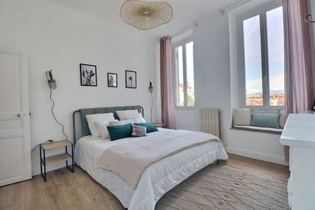 Location appartement 3 pièces, 74.13m², Marseille 06 - Photo 5