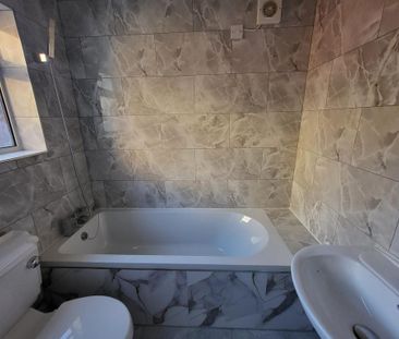 3 bedroom terraced house to rent - Photo 6