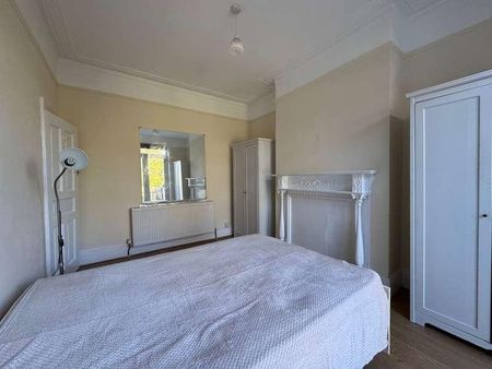 Wakefield Road, N11 - Photo 5