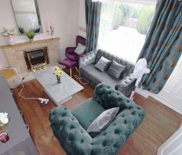 Hollybank Drive - Bed, S12 - Photo 2