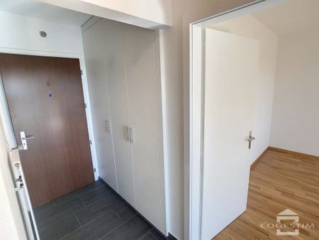 Appartement complétement renové de 2 pièces au 2ème étage - Photo 2