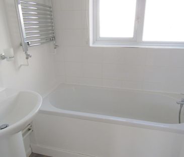 2 bedroom ground floor maisonette to rent - Photo 5