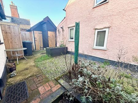 King William Street, Needham Market, Ipswich, IP6 - Photo 2