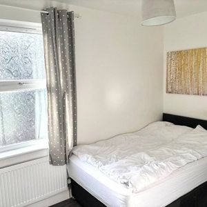 Sydney Street, Boston, Property for rent - Photo 2