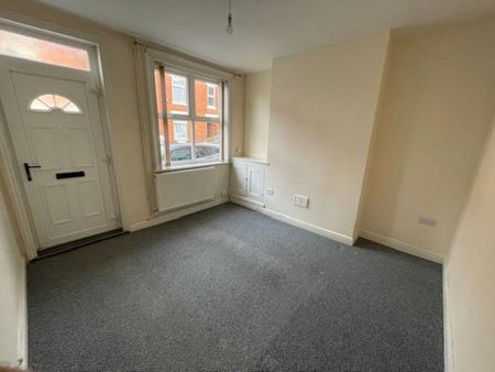 2 bedroom end of terrace house to rent - Photo 4