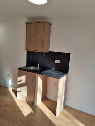 Studio Flat, Waters Road, SE6 - Photo 1