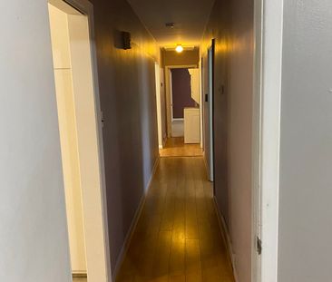 For Lease - 270 Sarnia Road Unit# main level, London North, Ontario - Photo 4