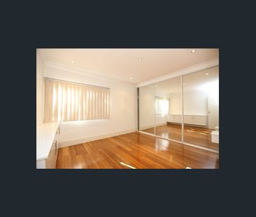 Spacious 2-Bedroom Apartment with Modern Comforts & Convenience - Photo 2