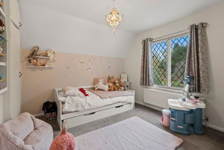 3 bedroom semi-detached house to rent - Photo 5