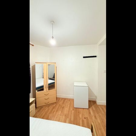 Room in a Shared House, Handsworth Road, N17 - Photo 3