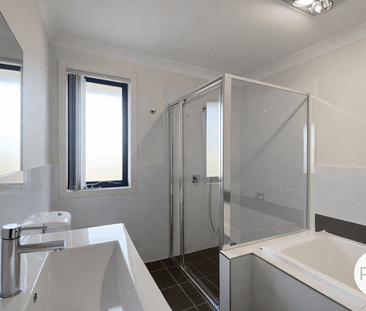 Spacious And Modern 3 Bedroom Townhouse - Photo 4