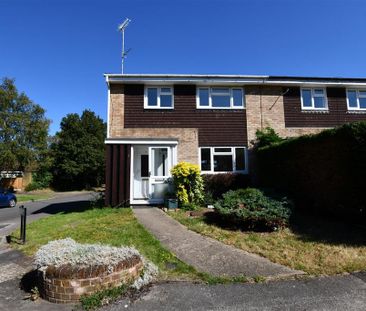 3 bedroom end of terrace house to rent - Photo 2