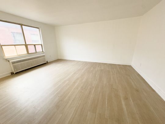 For Lease - 896 Eglinton Avenue Unit# 311, Toronto, Ontario - Photo 1