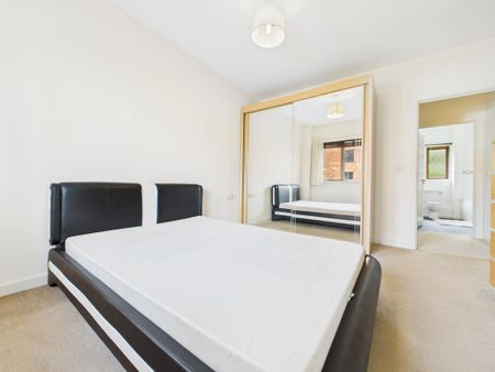 2 bedroom terraced house to rent - Photo 4