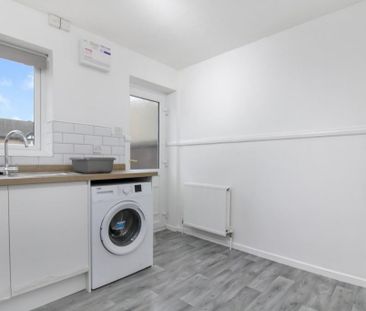 2 bedroom end of terrace house to rent - Photo 1