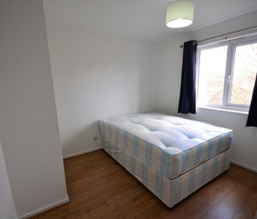 3 bedroom flat to rent - Photo 3