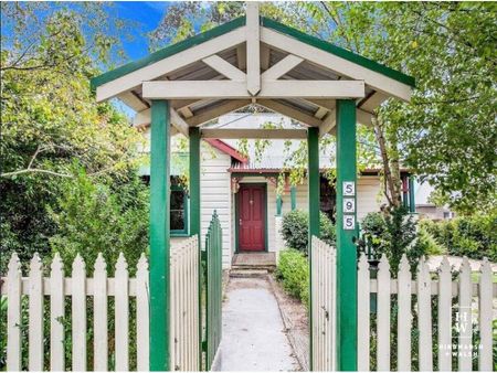 Charming Weatherboard Cottage - Photo 3