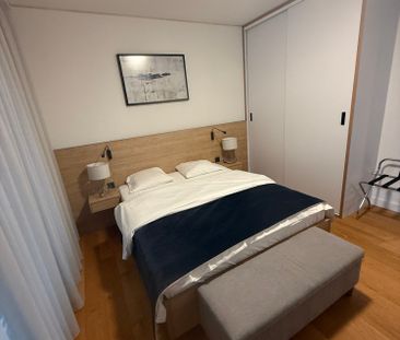 Exklusive möblierte 3.5 Zimmer Stadtwohnung nahe Bahnhof Zug - Photo 5