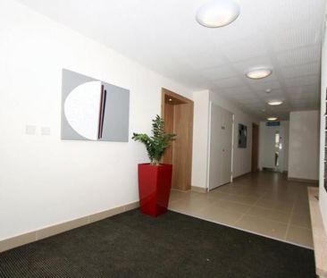 Hackett House, Glebe Farm Drive, Cambridge, CB2 9PF - Photo 2