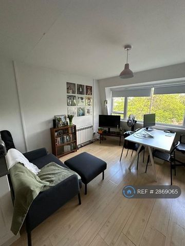 2 bedroom flat to rent - Photo 2