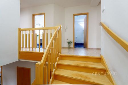 Pronájem domu 290 m² s pozemkem 896 m² - Photo 5