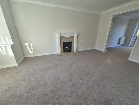5 bedroom detached house to rent - Photo 2