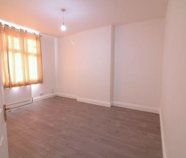 4 bedroom end of terrace house to rent - Photo 6