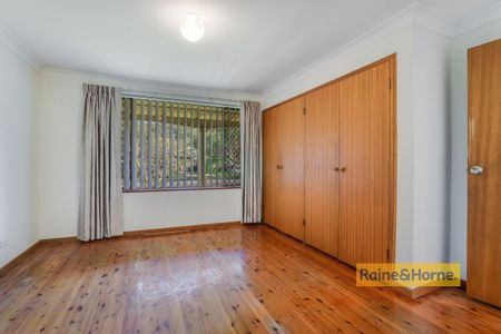 SPACIOUS FAMILY HOME - Photo 2