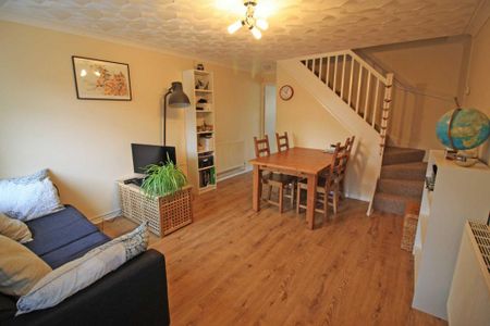 2 bedroom terraced house to rent - Photo 4