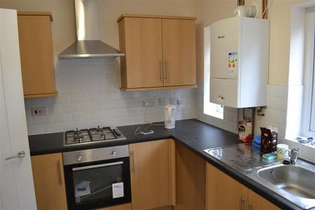 3 bedroom terraced house to rent - Photo 4