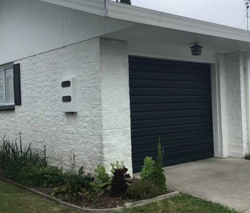 Elegant Stand-Alone Unit For Rent - Photo 2