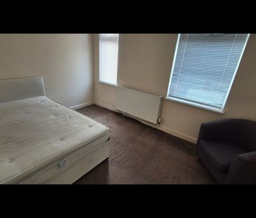 3 Bed Terraced House, Mackenzie Road, M7 - Photo 5