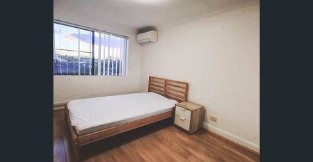 Furnished Modern Two Bedroom Apartment - Photo 4