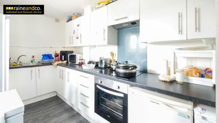 2 bedroom flat to rent - Photo 5