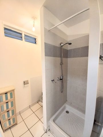Location Appartement 1 pièce 25m² ST PAUL 97434 - Photo 5