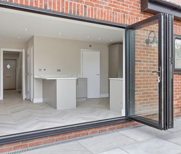 3 bedroom semi-detached house to rent - Photo 1