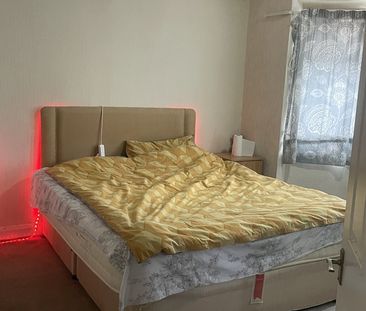 3 Bed Semi-Detached House, Hadbury Road, NG5 - Photo 6