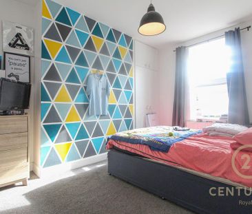 4 bedroom apartment to rent - Photo 2