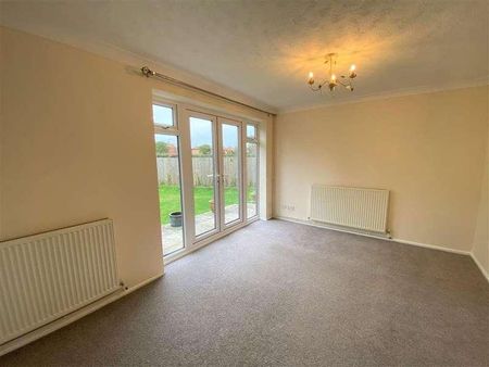 North Walsham, NR28 - Photo 3