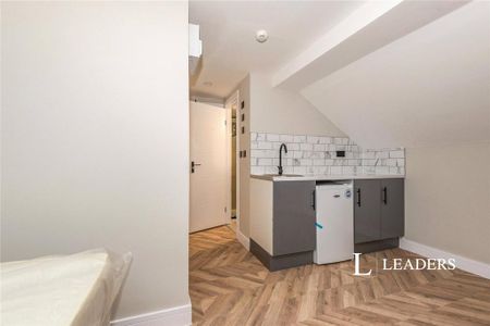 Studio to rent - Photo 3