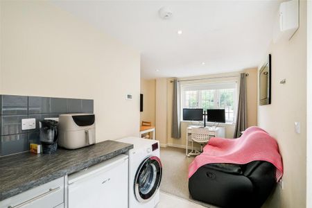 Studio to rent - Photo 5
